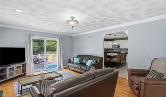 23 BERNON Dr, Lincoln, RI 02865