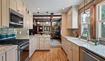 188 Jackson St, Amherst, OH 44001