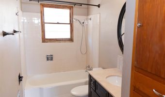 204 Acoma Dr, Clovis, NM 88101