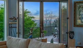 10 Beaverbrook Ct, Asheville, NC 28804