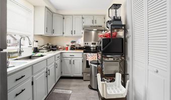 370 Montgomery Ave, Cranston, RI 02905