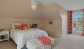7 Champagne Ter, Bedford, NH 03110