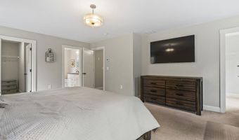90 Village Place Dr, Barrington, NH 03825