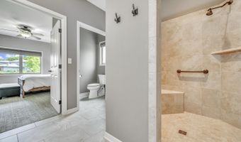 905 Emerald Pines Dr, Arnolds Park, IA 51331