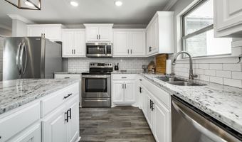 155 Lloyd Henderson Dr, Beebe, AR 72012