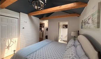 38 Hilltop Ave Cottage, Middletown, RI 02842