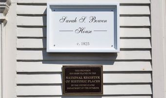 204 Spring St, Newport, RI 02840