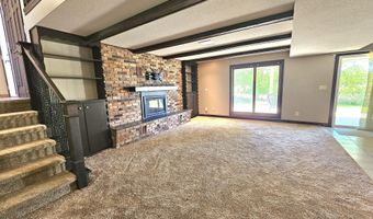 1507 Squire Ln, Aberdeen, SD 57401