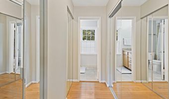 9220 BURNETTA Dr, Annandale, VA 22003