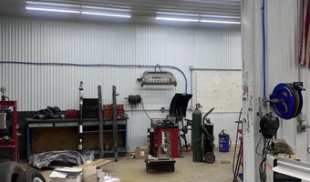 601 E 10th St, Alton, IA 51003
