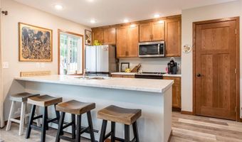 323 Fairgrounds Rd 4, Alexandria, MN 56308