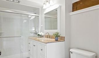 40 Web Ave 221, North Kingstown, RI 02852