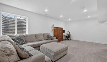 1561 Petersburg Dr, Chubbuck, ID 83202