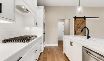 114 Harmony Village Dr, Haskell, AR 72015