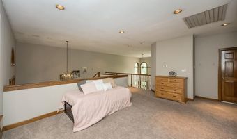 639 Wood Fern Dr, Ballwin, MO 63021
