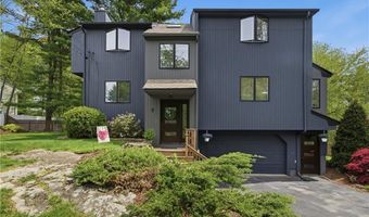 5 Aurora Dr, Cumberland, RI 02864