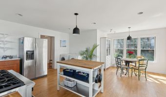 11 Linden St, Bath, ME 04530