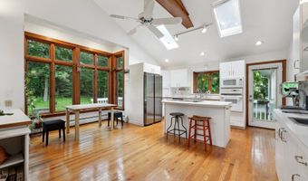 10 Pleasant Point Rd, Branford, CT 06405