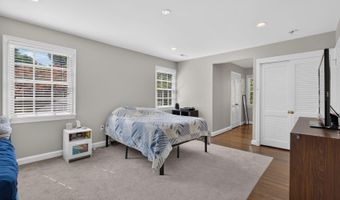 6720 NEWBOLD Dr, Bethesda, MD 20817