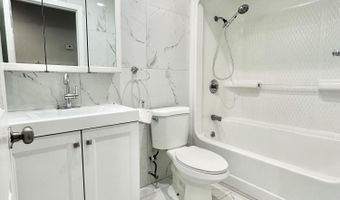 18 Starboard Ave, Barnegat, NJ 08005