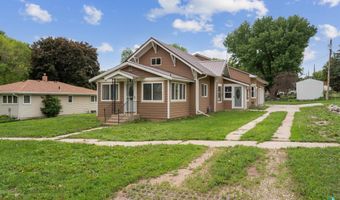 207 W 3rd St, Alcester, SD 57004