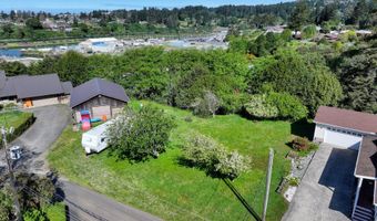 Crestline Loop, Brookings, OR 97415