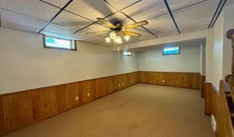 1005 3rd St, Britton, SD 57430