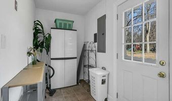 3 Waverly Pl, Aberdeen, NJ 07747