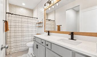 1812 Roebling Rd, Adel, IA 50003