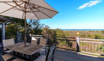 382 Lighthouse Rd, Aquinnah, MA 02535