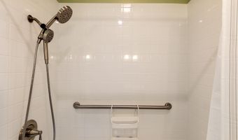 4614 ROXBURY Dr, Bethesda, MD 20814