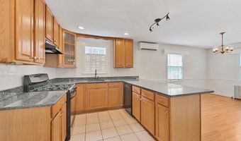 4520 MIDDLETON Ln, Bethesda, MD 20814