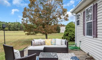 7 Alton Ct, Toms River, NJ 08757