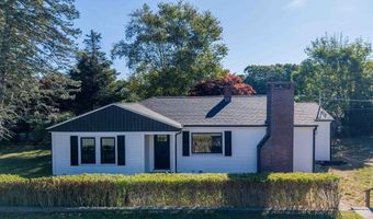 122 James St, Acushnet, MA 02743