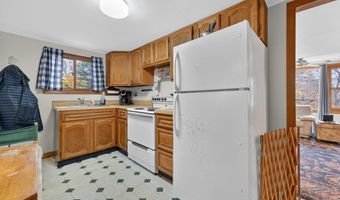 15 Hazen St, Chester, CT 06412