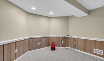 26 Bruns Rd, Allenhurst, NJ 07711