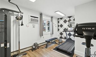 4 Pine Tree Dr 233, Arden Hills, MN 55112