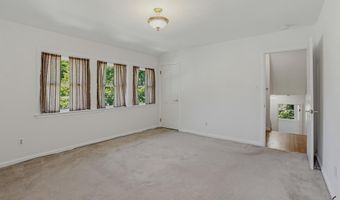 7607 MARYKNOLL Ave, Bethesda, MD 20817