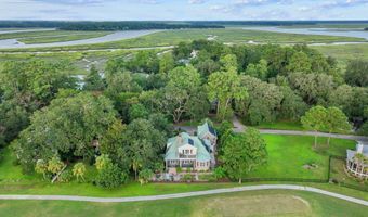 3 Butterfield Ln, Beaufort, SC 29907