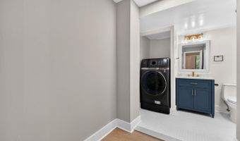 1401 N RHODES St 604, Arlington, VA 22209