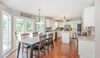 565 Walnut Ridge Trl, Aurora, OH 44202
