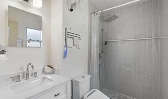 8418 STONE GATE Dr, Annandale, VA 22003