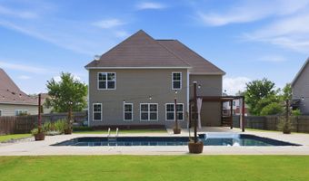 107 Walkabout Dr, Aberdeen, NC 28315