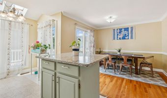 21180 HEDGEROW Ter, Ashburn, VA 20147