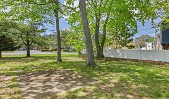 327 OAKWOOD St, Bethany Beach, DE 19930