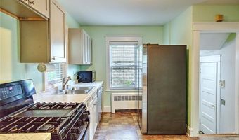 4 Talbot Mnr, Cranston, RI 02905