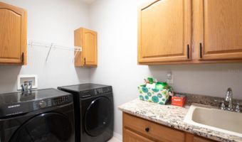 916 BUNKER VIEW Dr, Apollo Beach, FL 33572
