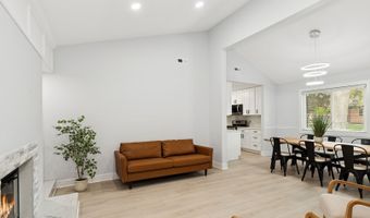 1220 E Rockwell St, Arlington Heights, IL 60005
