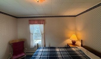 10 Palm St, Baileyville, ME 04694