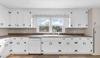 810 Sanders St, Athens, AL 35611